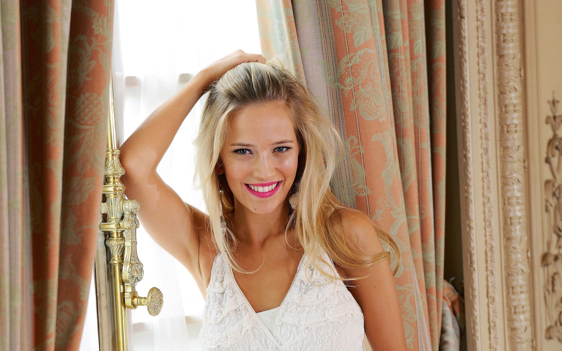 Luisana Lopilato HD Wallpaper | Background Image | 2560x1600 | ID:522868 - Wallpaper Abyss