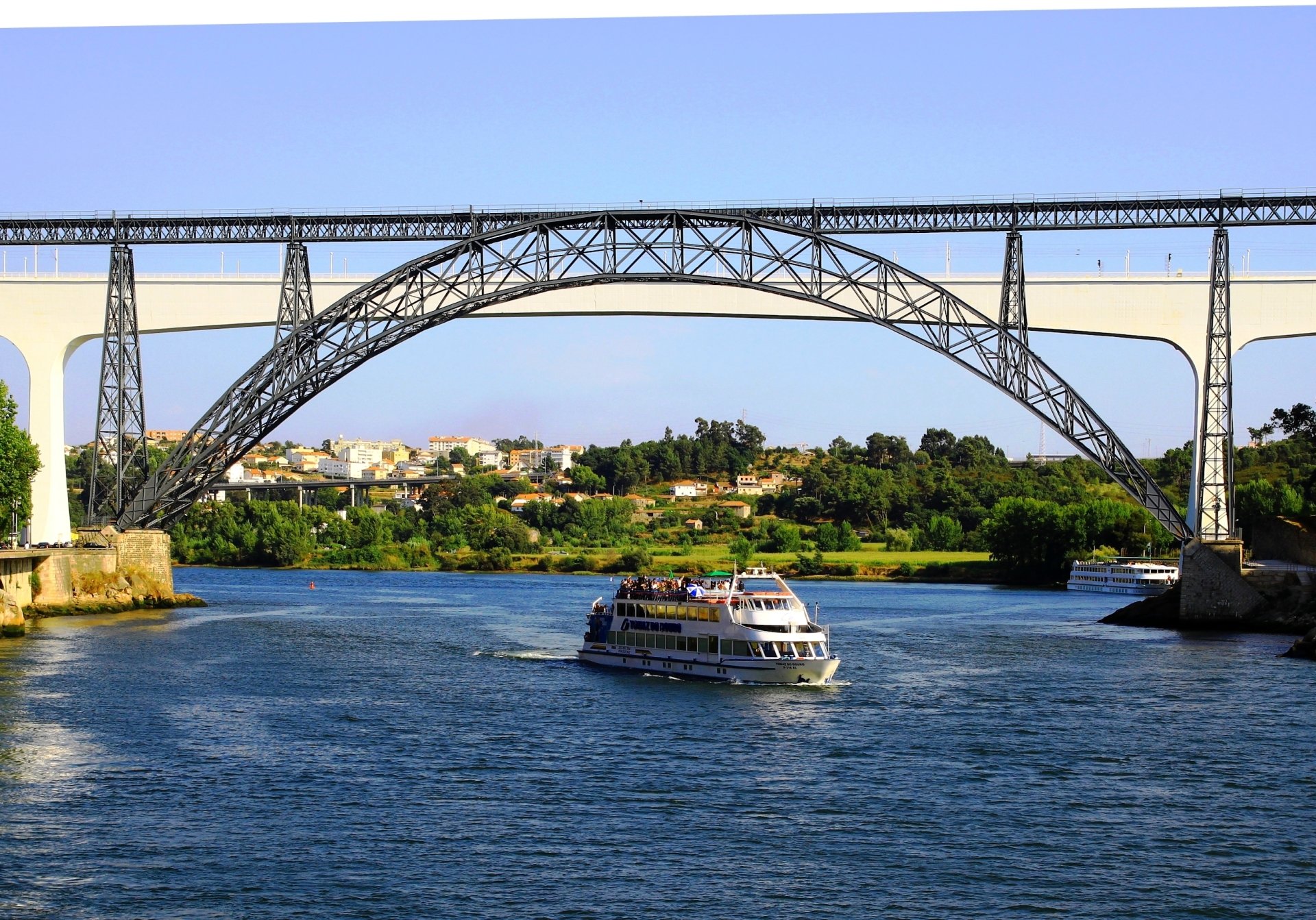 Bridge make. Тирасполь мост. Тираспольский мост высота. Мост man. Make a Bridge.