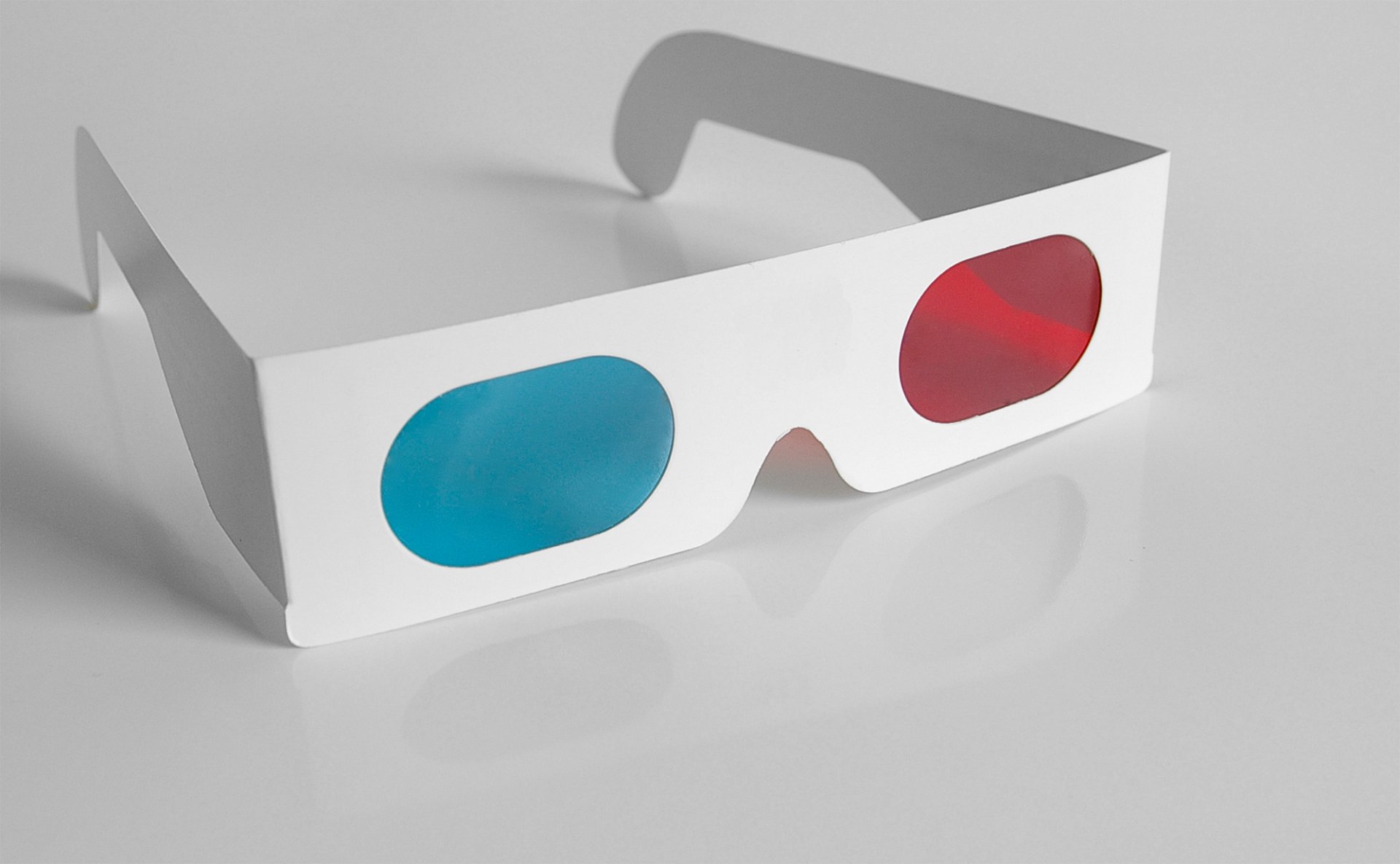 Download 3D Man Made Glasses HD Wallpaper