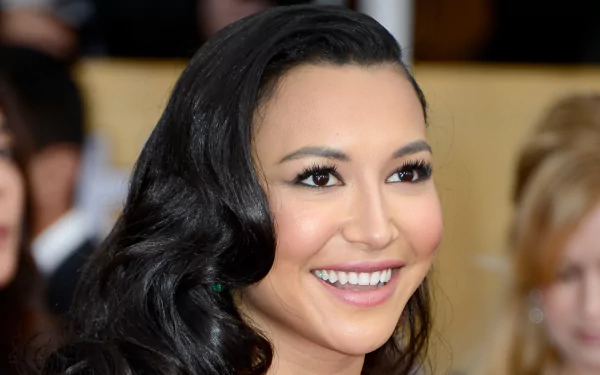 American actress Celebrity Naya Rivera HD Desktop Wallpaper | Background Image