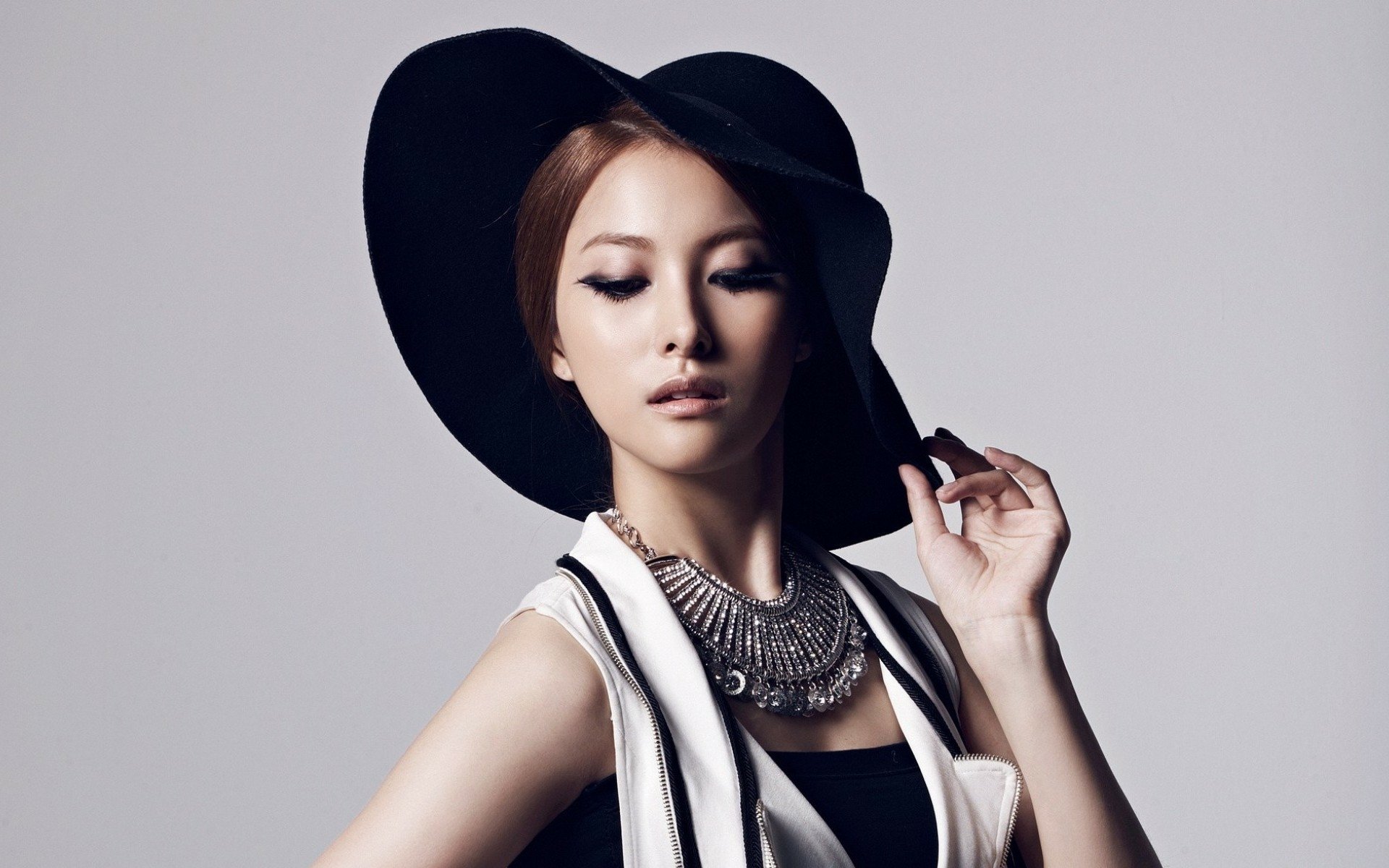 Download Korean KARA (K-Pop) Music HD Wallpaper