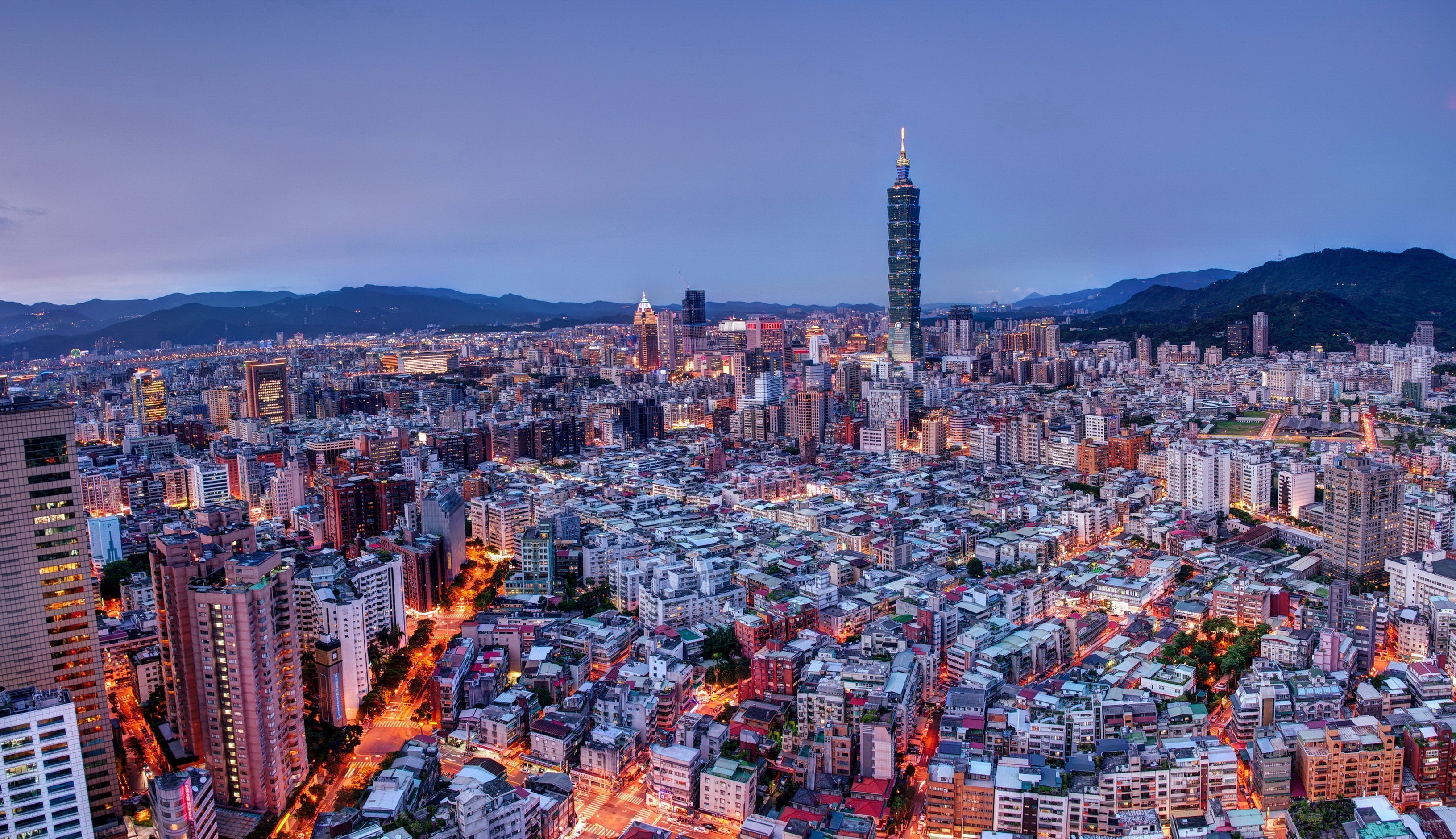 Taipei,Townscape HD Wallpaper | Background Image | 3263x1880