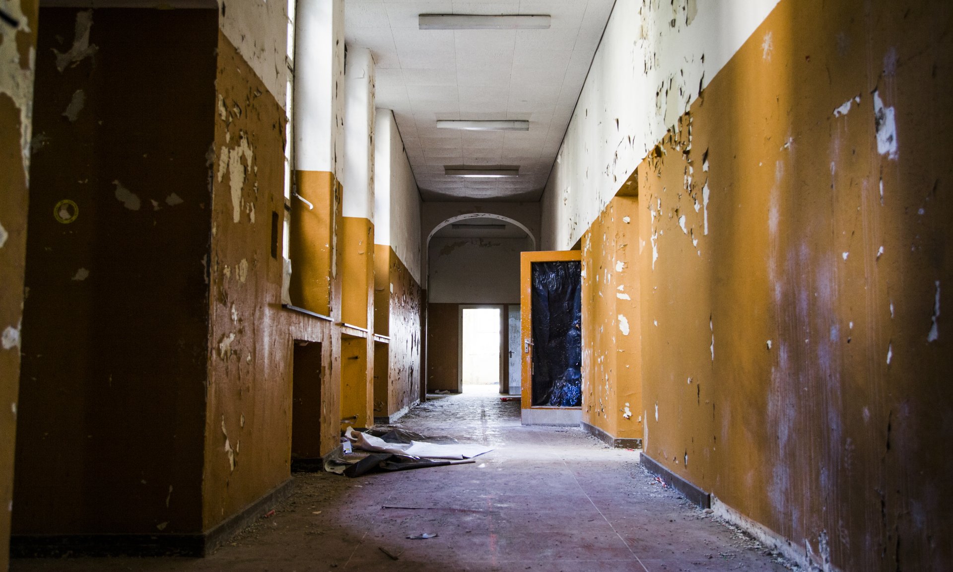 Download Rust Germany Urban HDR Man Made Ruin 4k Ultra HD Wallpaper