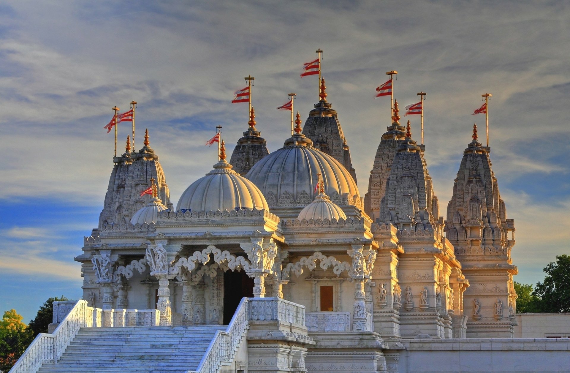 Shri Swaminarayan Mandir,London by Andrea Pucci