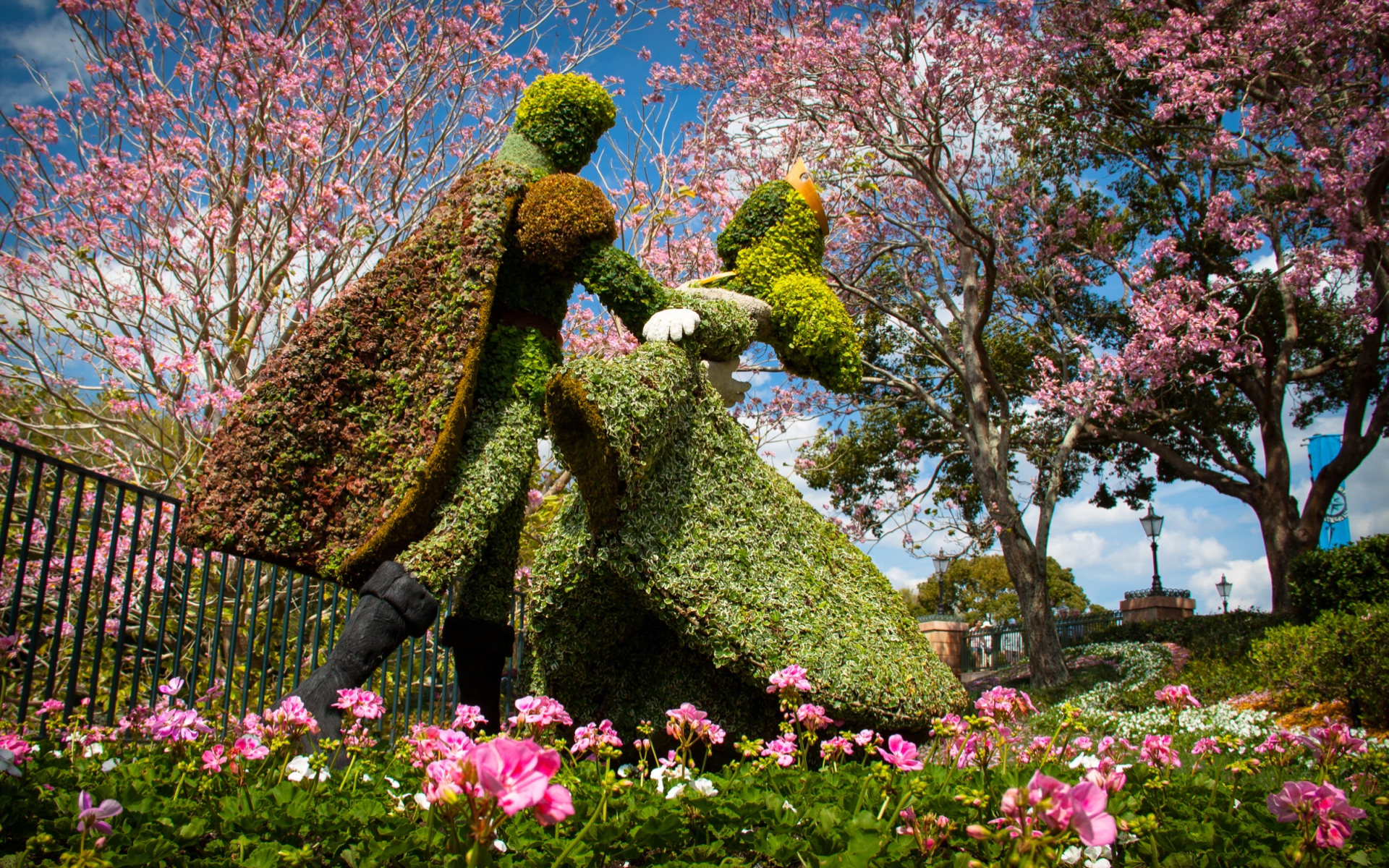 They live in the princess flower garden. Сад любви. Японский сад цветов и птиц. Сад влюблённых во Франции. Любовь цветы сад.