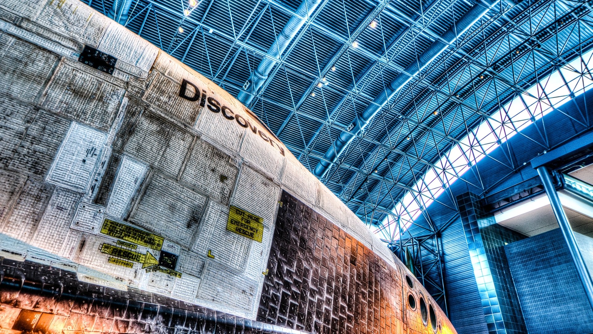 Download Vehicle Space Shuttle Discovery HD Wallpaper