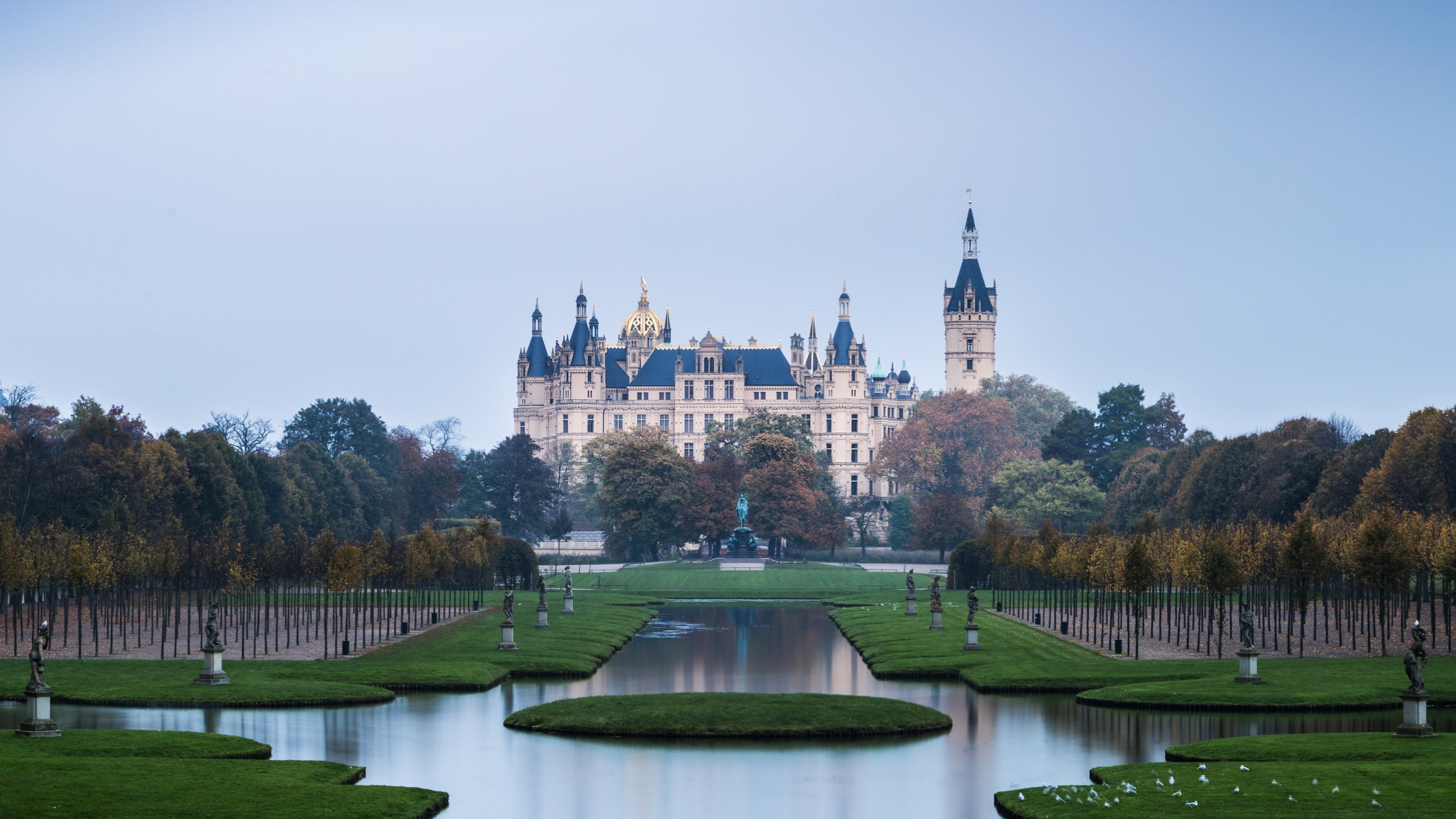 Man Made Schwerin Palace HD Wallpaper | Background Image