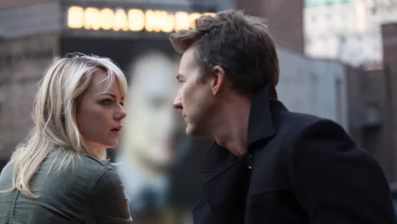 4K Ultra HD desktop wallpaper featuring Emma Stone and Edward Norton as their characters from the movie Birdman, captured in an intense street scene.