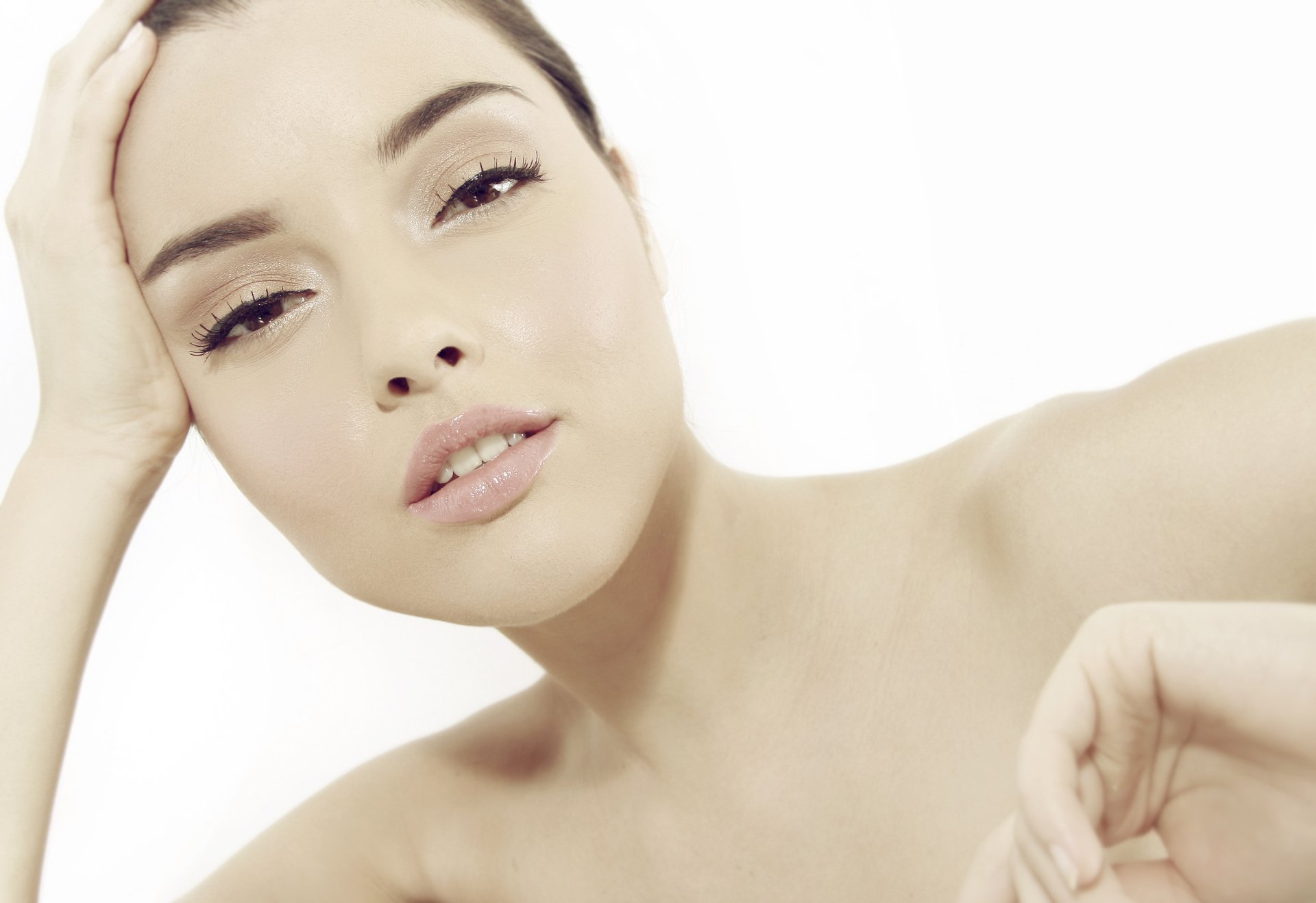 Download Cute Face Model Woman Kristina Akheeva HD Wallpaper