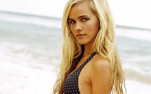 Celebrity Isabel Lucas HD Desktop Wallpaper | Background Image