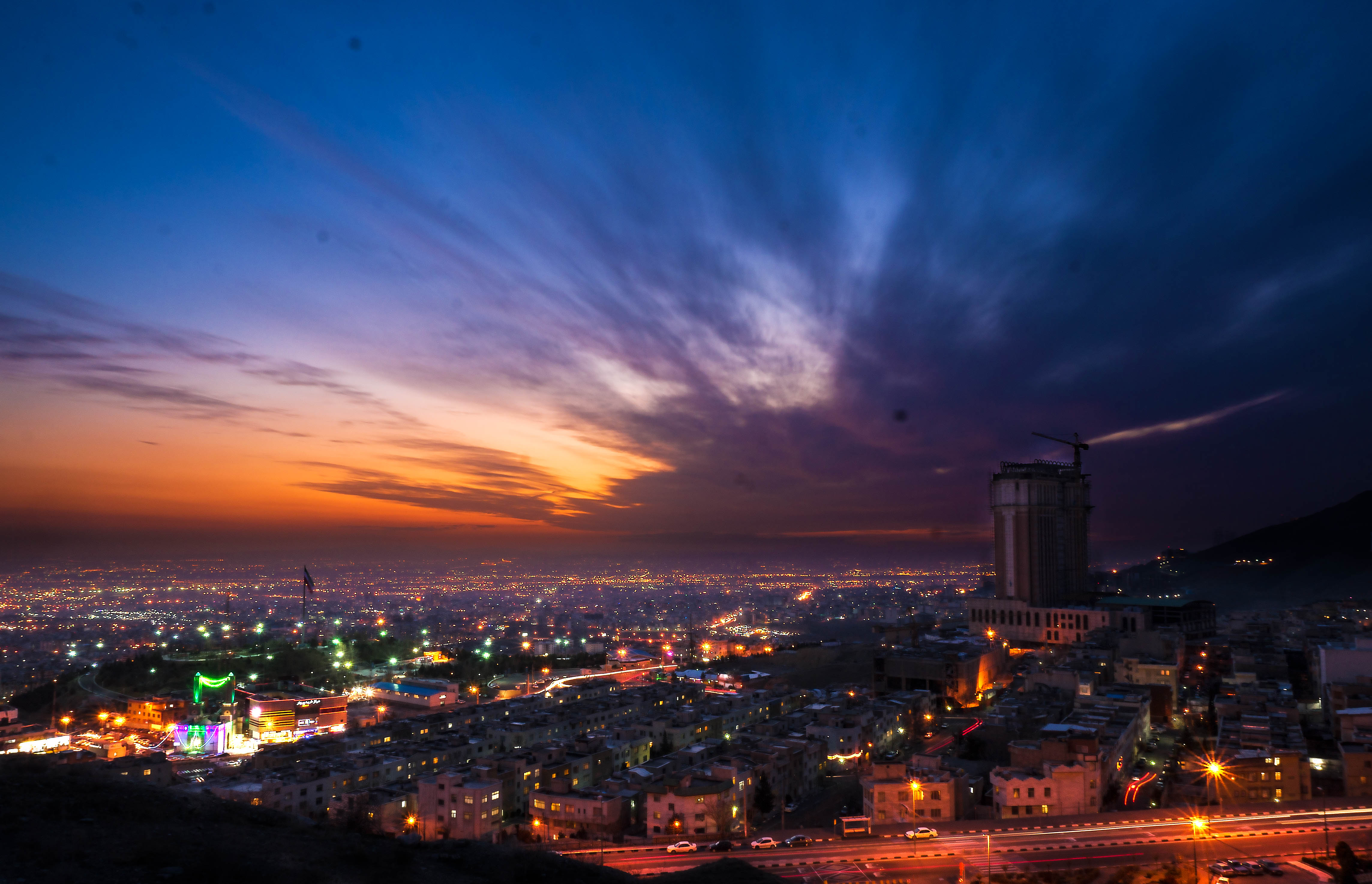 Tehran Sunset: A Stunning 4K Ultra HD Cityscape