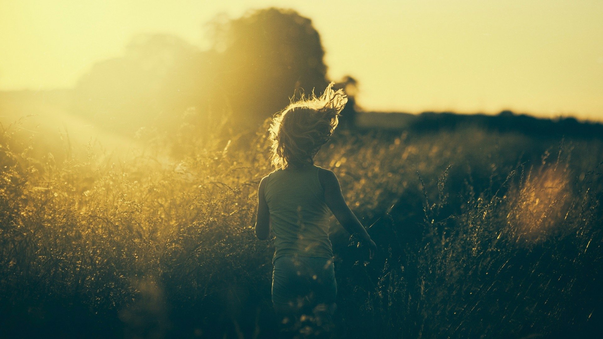 Download Woman Rear HD Wallpaper