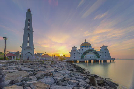  Melaka Straits Mosque in Malacca, Malaysia