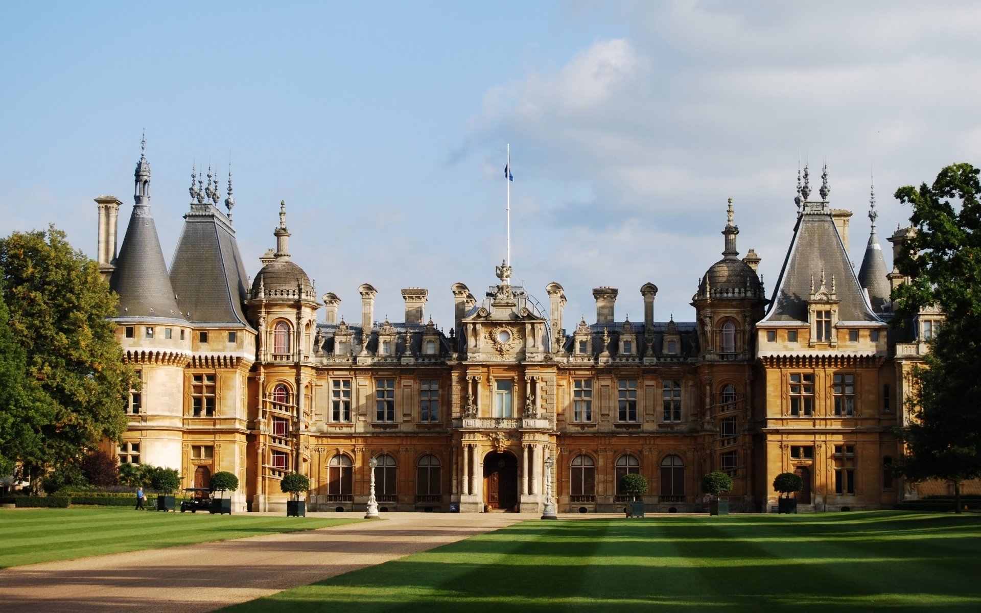 Download England Buckinghamshire Castle Country House Man Made Waddesdon Manor HD Wallpaper