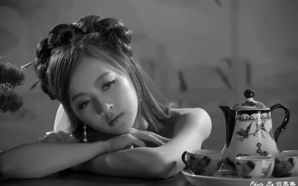 Black & White tea set hair-dress China Taiwanese asian woman Mikako Zhang Kaijie HD Desktop Wallpaper | Background Image