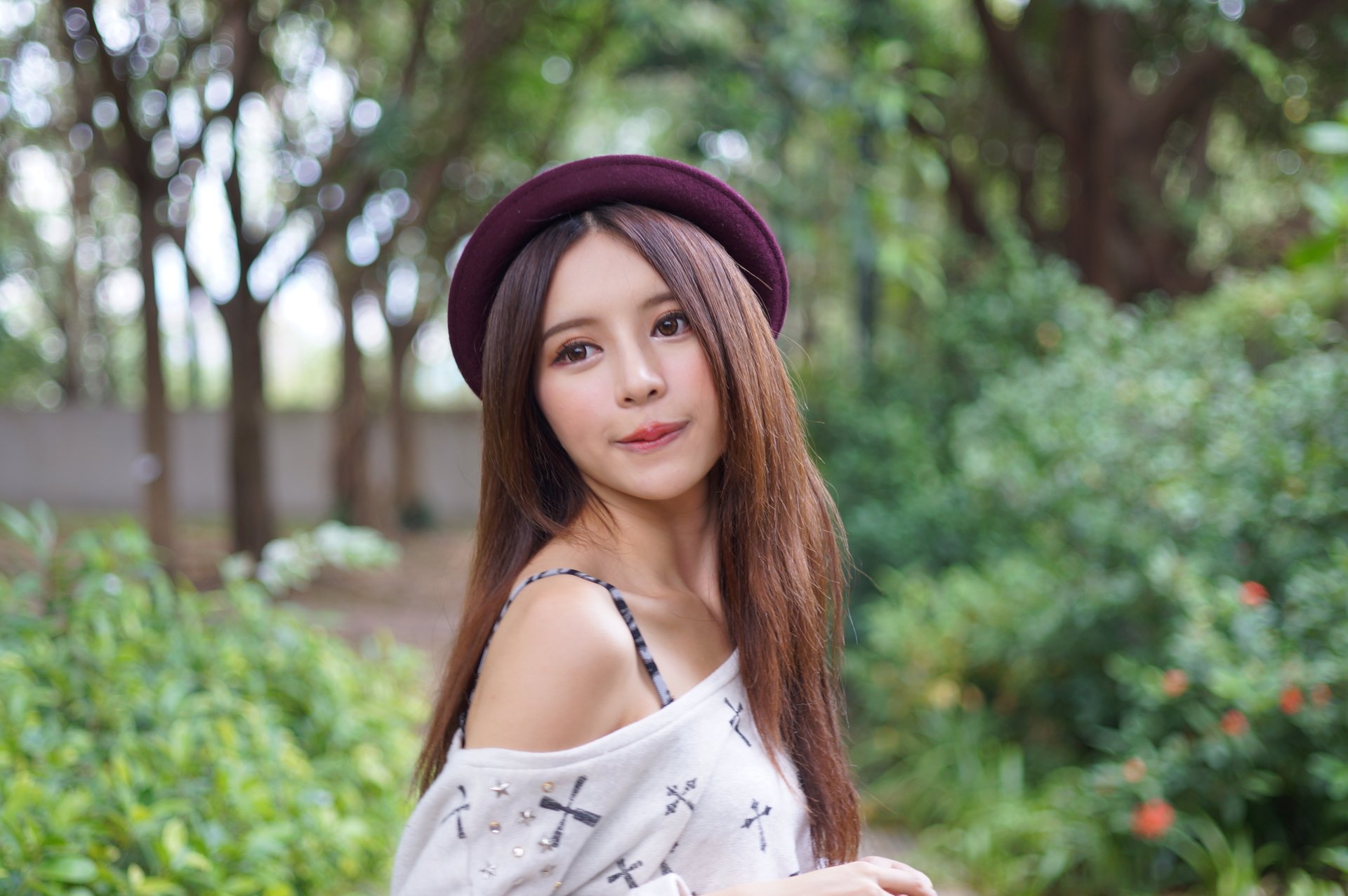 Download Bokeh Hong Kong Pak Hat Face Smile Model Julie Chang Woman ...