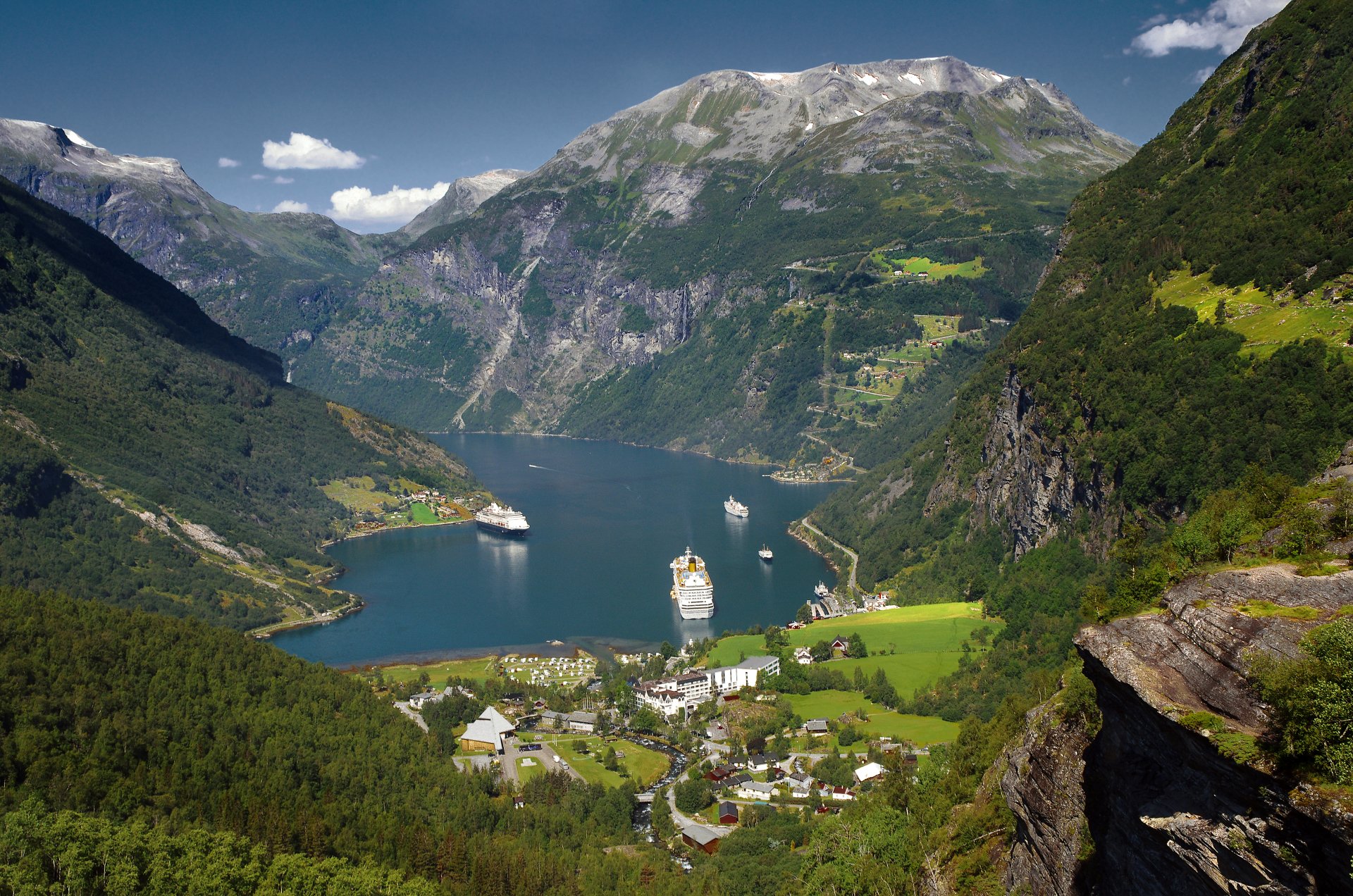 fjord cruise geirangerfjorden