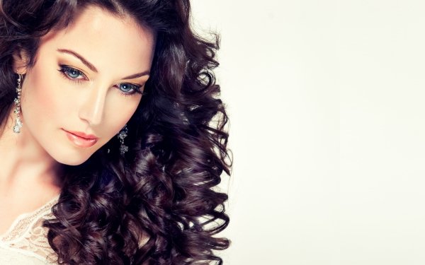 Femmes Top Model Top Modèls Face Cheveux Earrings Curl Fond d'écran HD | Image