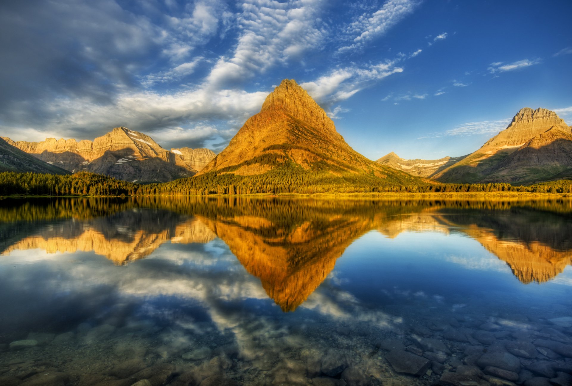Serene Nature Reflections in Stunning 4K Ultra HD Wallpaper, image size:1920x1298