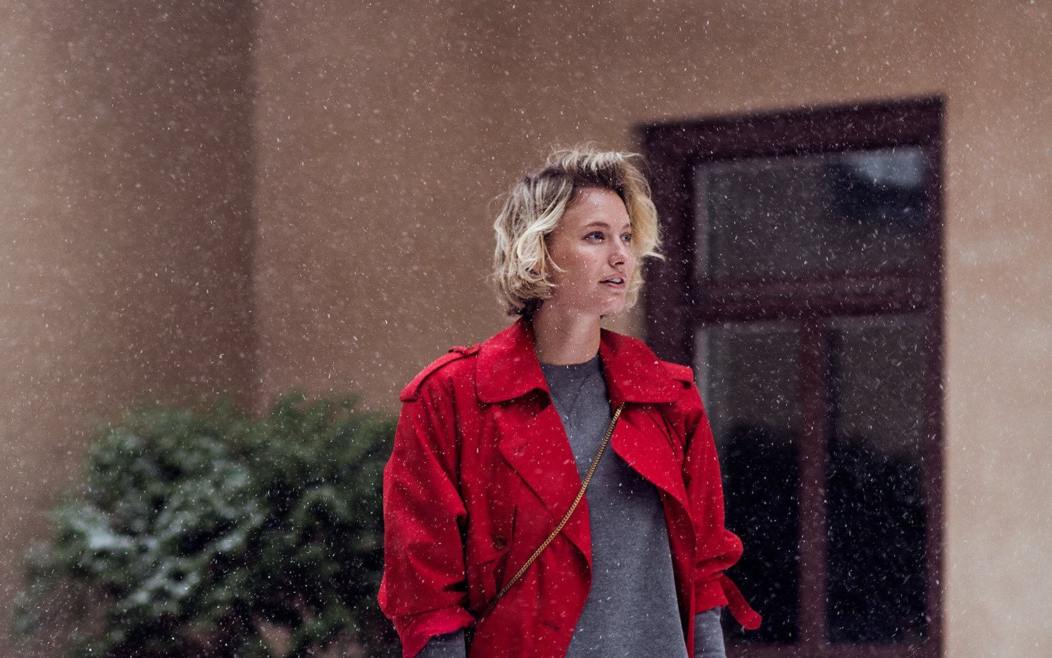 Download Woman Zanita Whittington Wallpaper