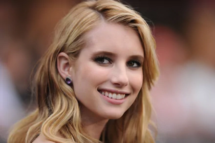 Celebrity Emma Roberts HD Desktop Wallpaper | Background Image