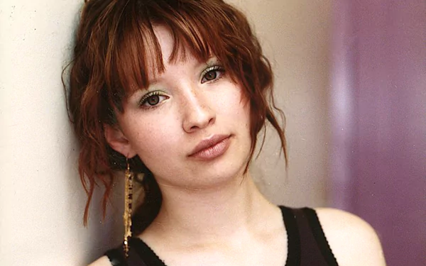 Celebrity Emily Browning HD Desktop Wallpaper | Background Image