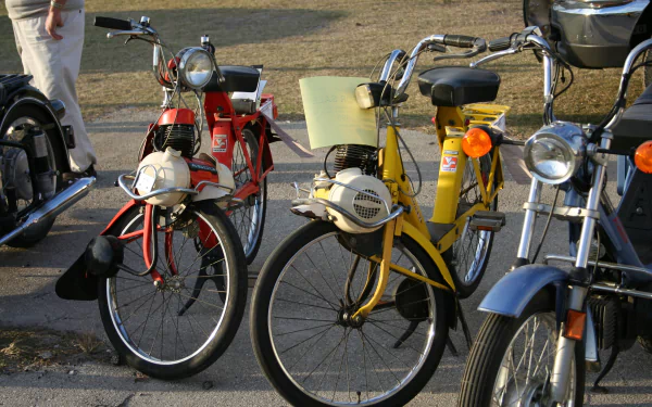 vehicle moped HD Desktop Wallpaper | Background Image