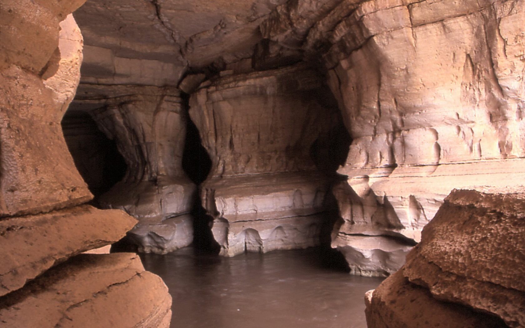 Sof Omar Caves Wallpaper