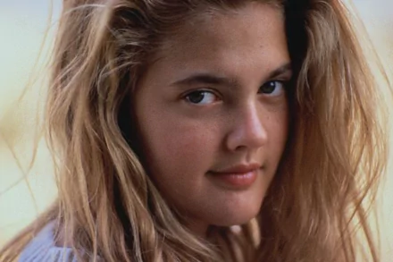 Celebrity Drew Barrymore HD Desktop Wallpaper | Background Image