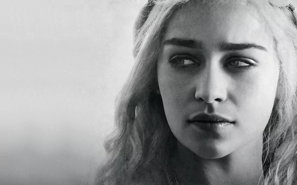 Black and white HD wallpaper of Emilia Clarke as Daenerys Targaryen from the TV show Game of Thrones, showcasing her expressive face.