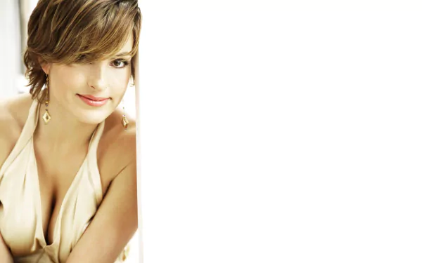 Celebrity Mariska Hargitay HD Desktop Wallpaper | Background Image