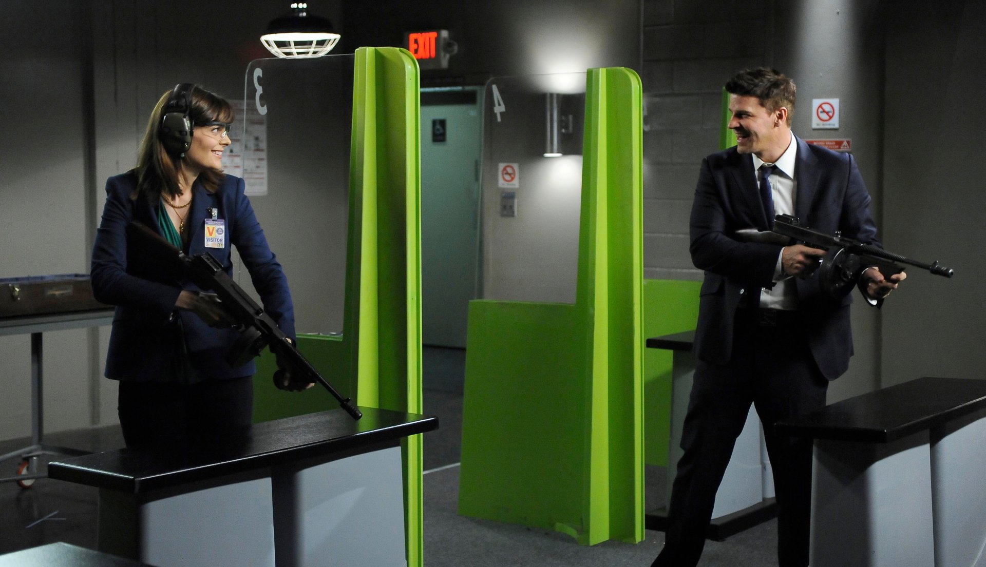 Download Emily Deschanel Temperance Brennan Seeley Booth David Boreanaz TV Show Bones (TV Show) 4k Ultra HD Wallpaper