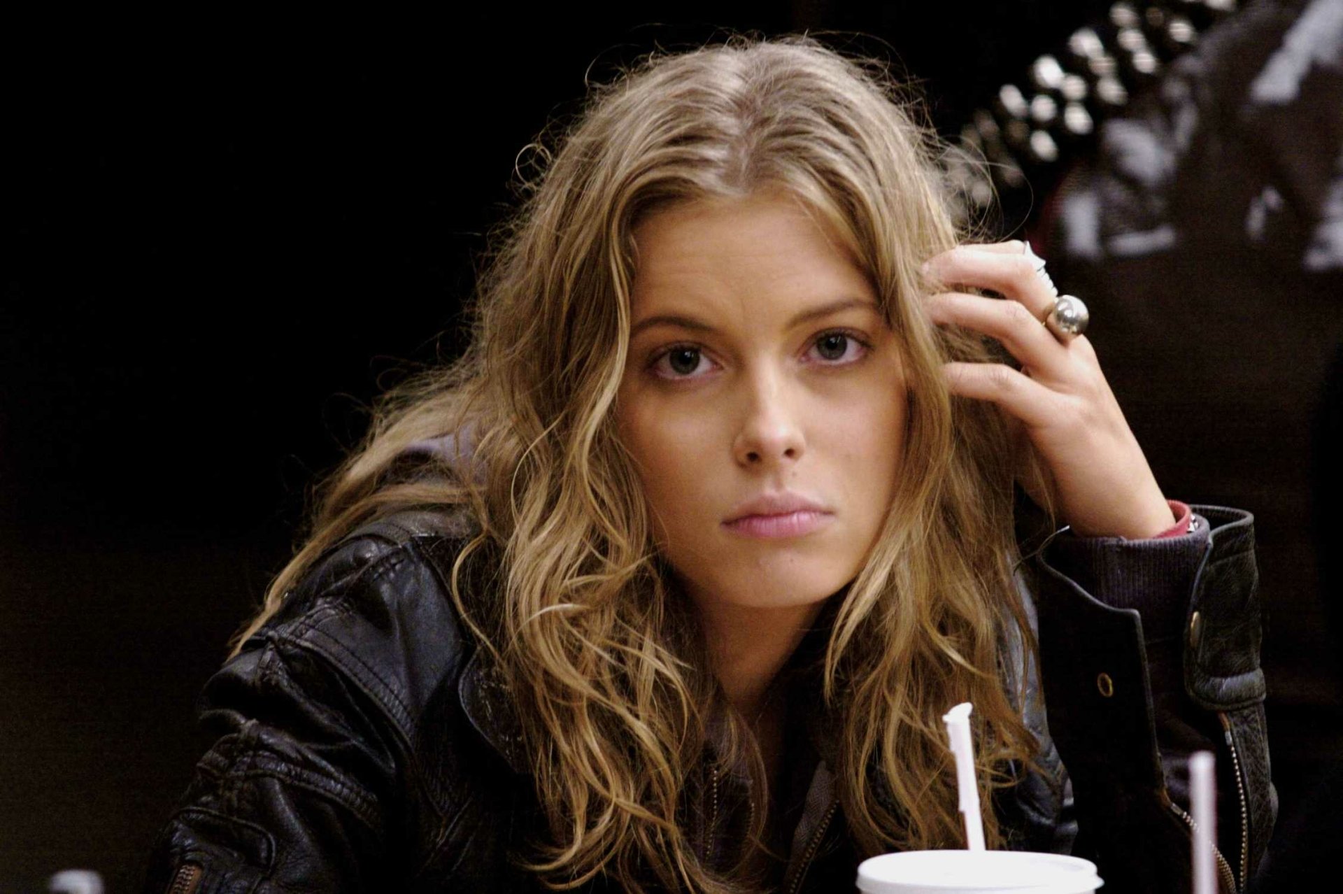 Download Gillian Jacobs Movie Gardens Of The Night HD Wallpaper