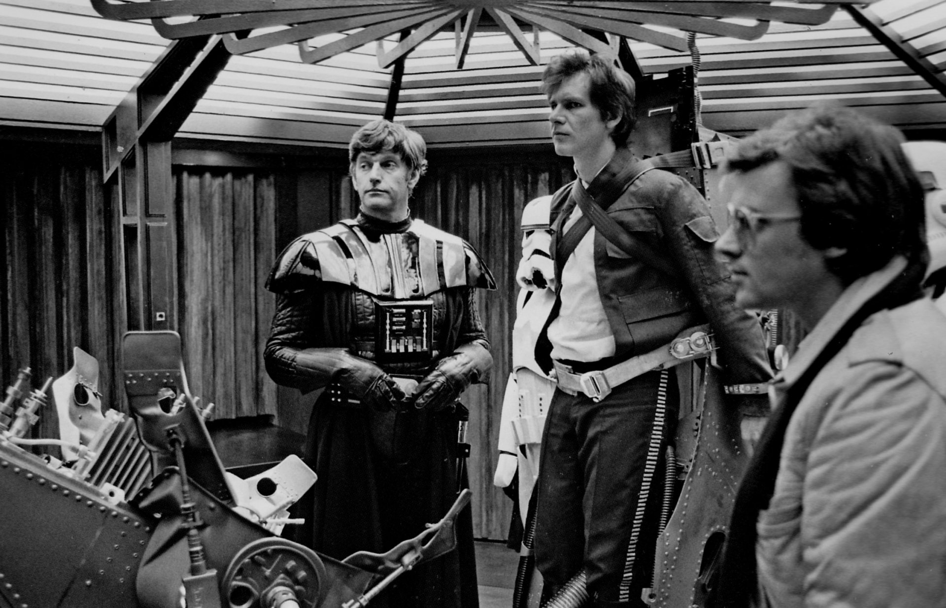 A black-and-white scene from a Star Wars movie, featuring iconic characters in a detailed setting, showcased as an HD PC desktop wallpaper and background.