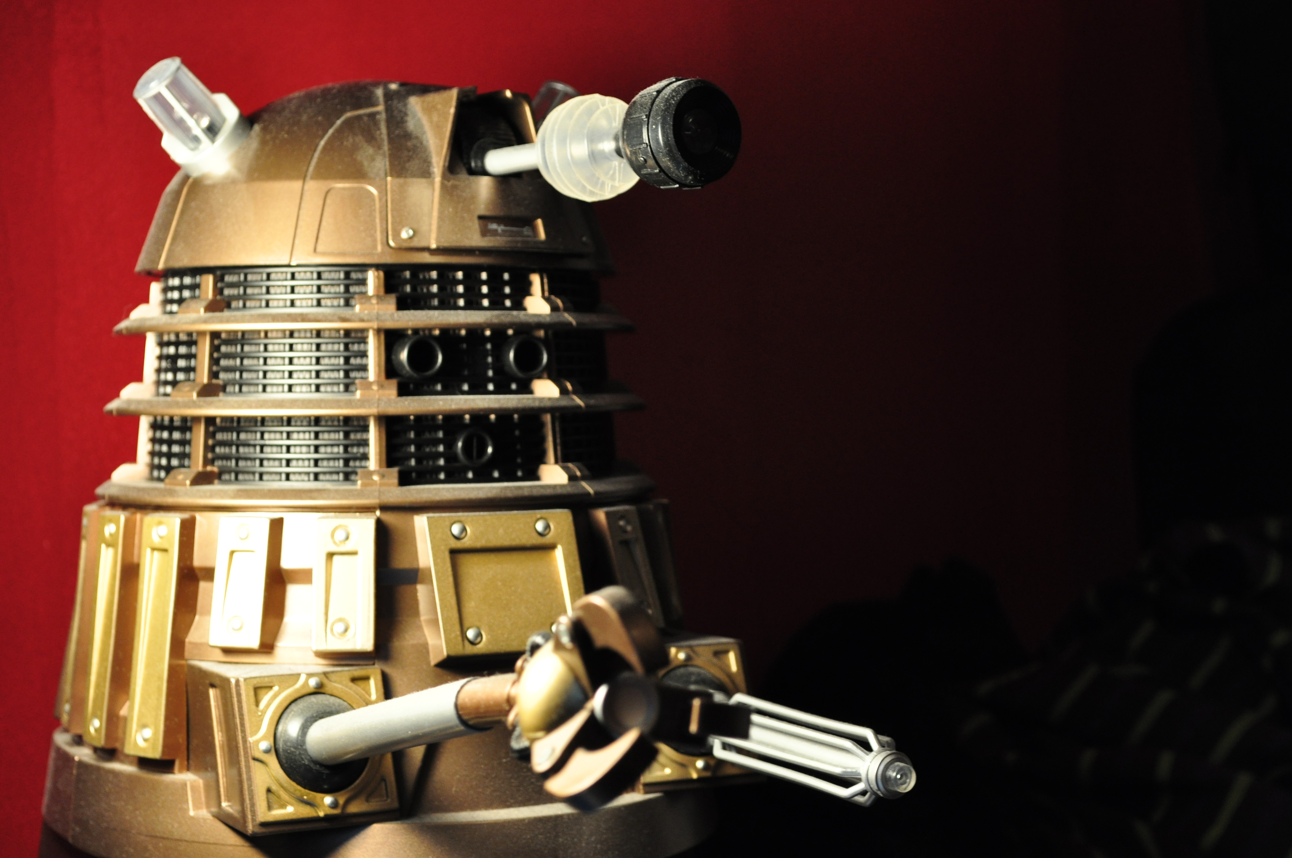 Говорящий далек. Dalek. Доктор кто далеки. Далек внутри. Далеки (вымышленная раса).