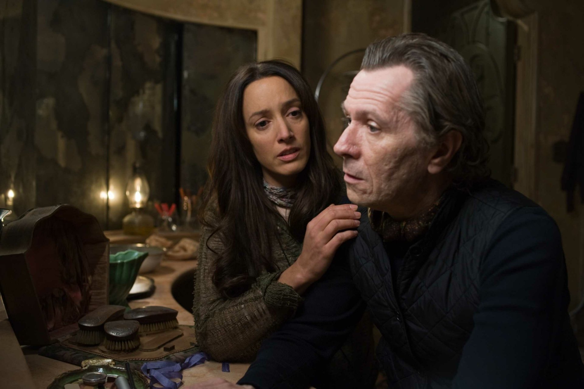 Download Jennifer Beals Gary Oldman Movie The Book Of Eli HD Wallpaper