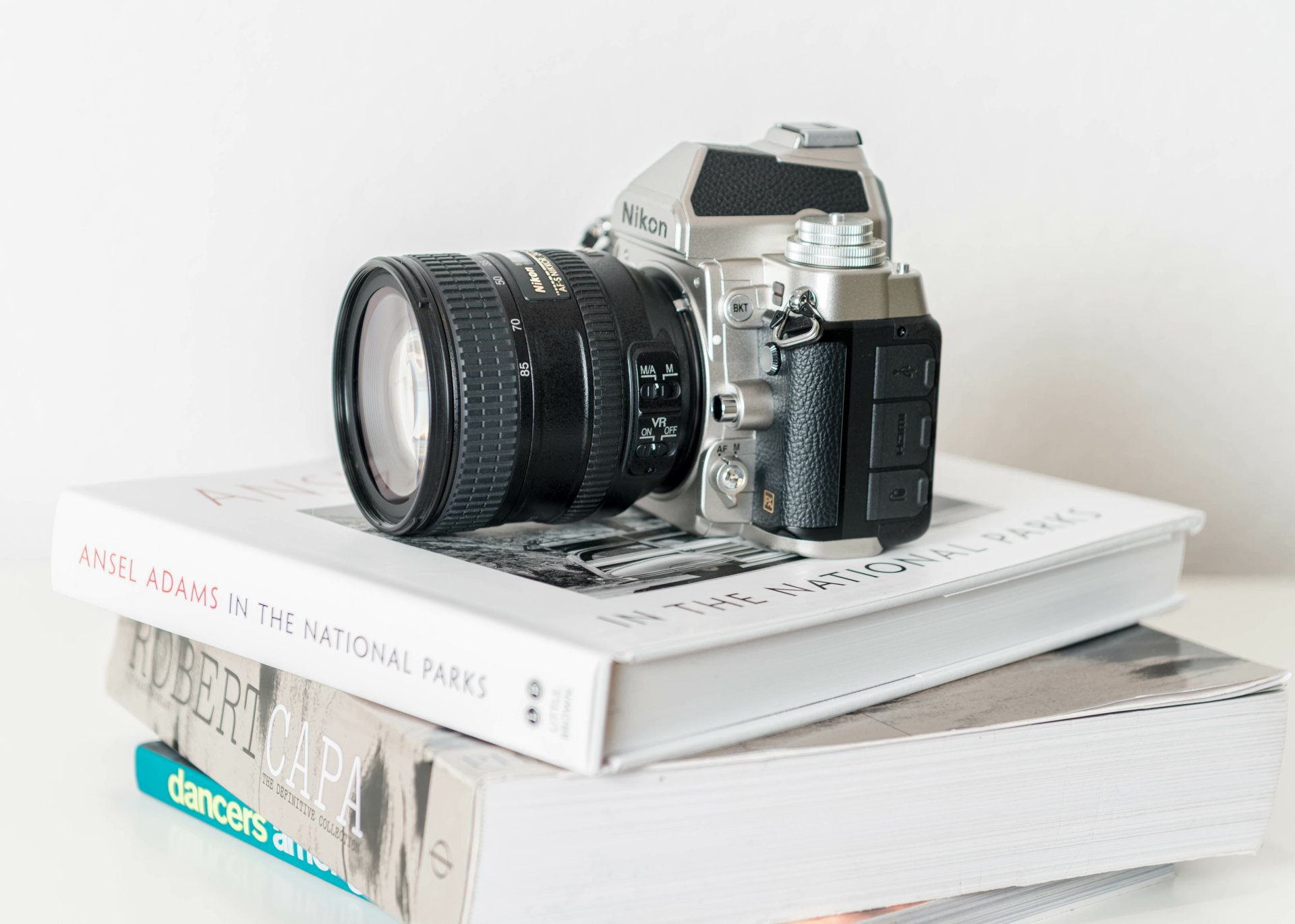 Download Book Nikon Man Made Camera 4k Ultra HD Wallpaper