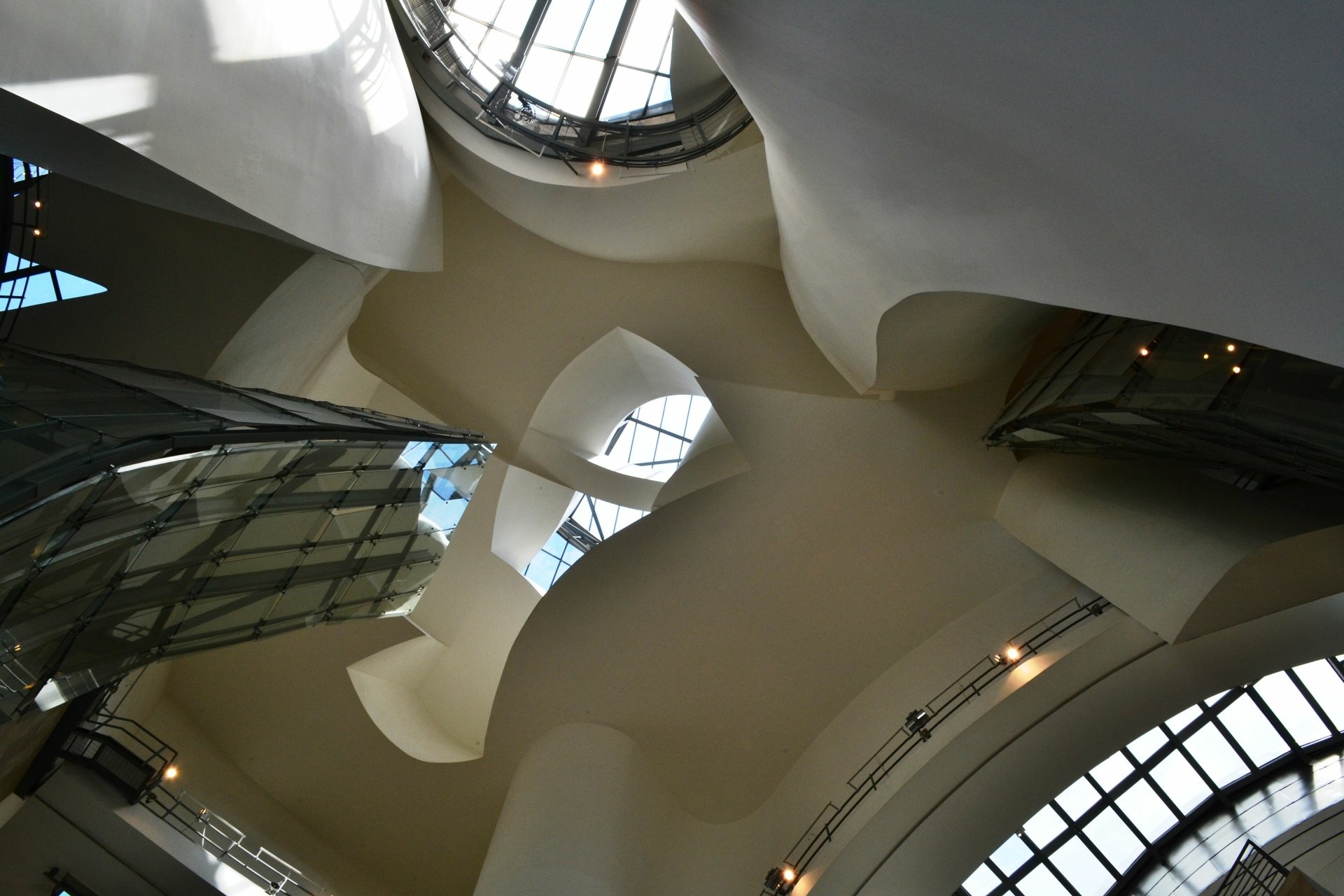 Download Man Made Architecture 4k Ultra HD Wallpaper