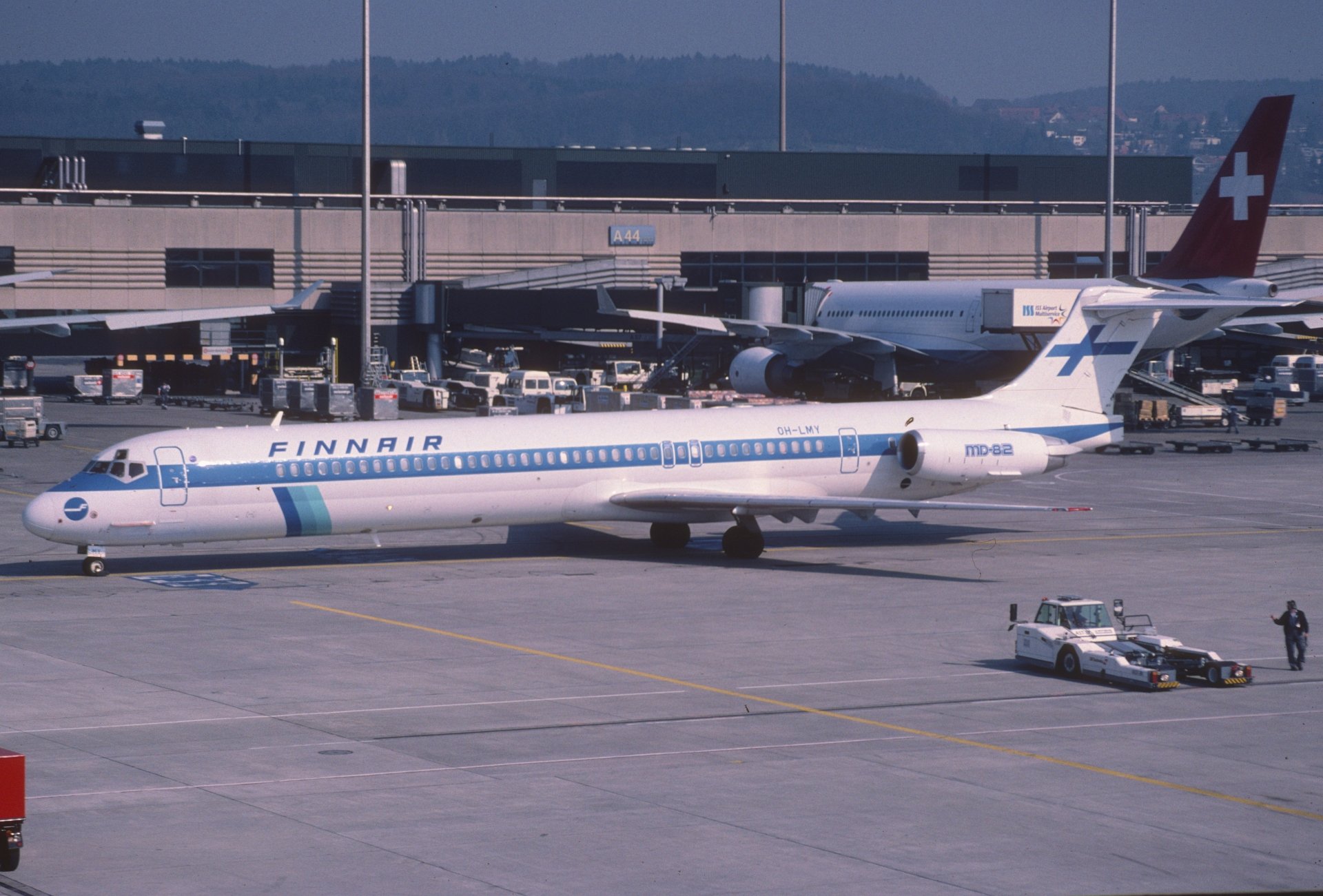 Download Vehicle McDonnell Douglas MD-82 4k Ultra HD Wallpaper