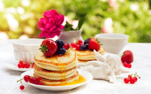 Food Pancake Currants Strawberry Blueberry Breakfast HD Wallpaper | Background Image