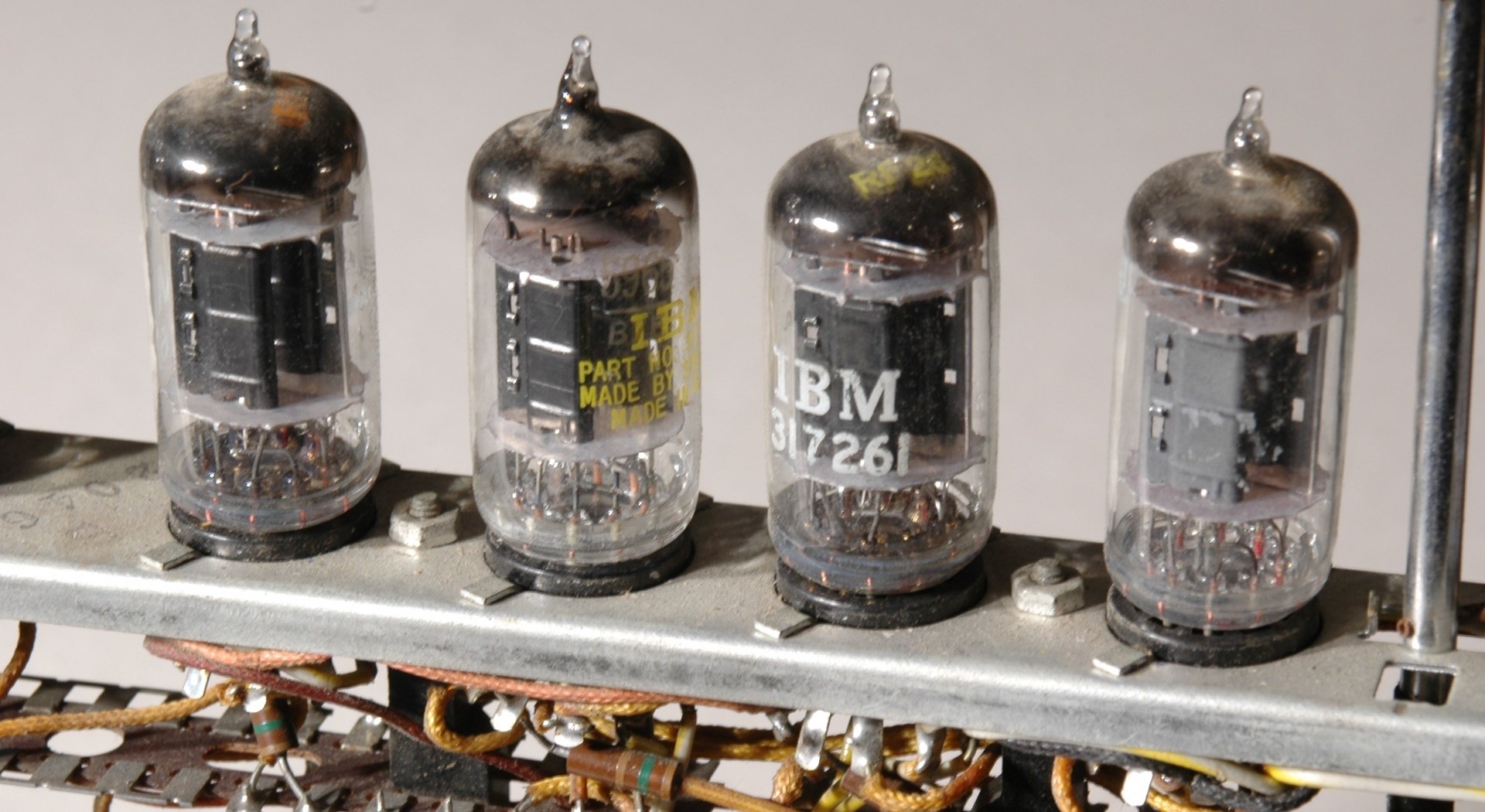 Download Vacuum Tube Photography Close-up Wallpaper