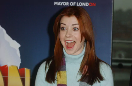 Celebrity Alyson Hannigan HD Desktop Wallpaper | Background Image