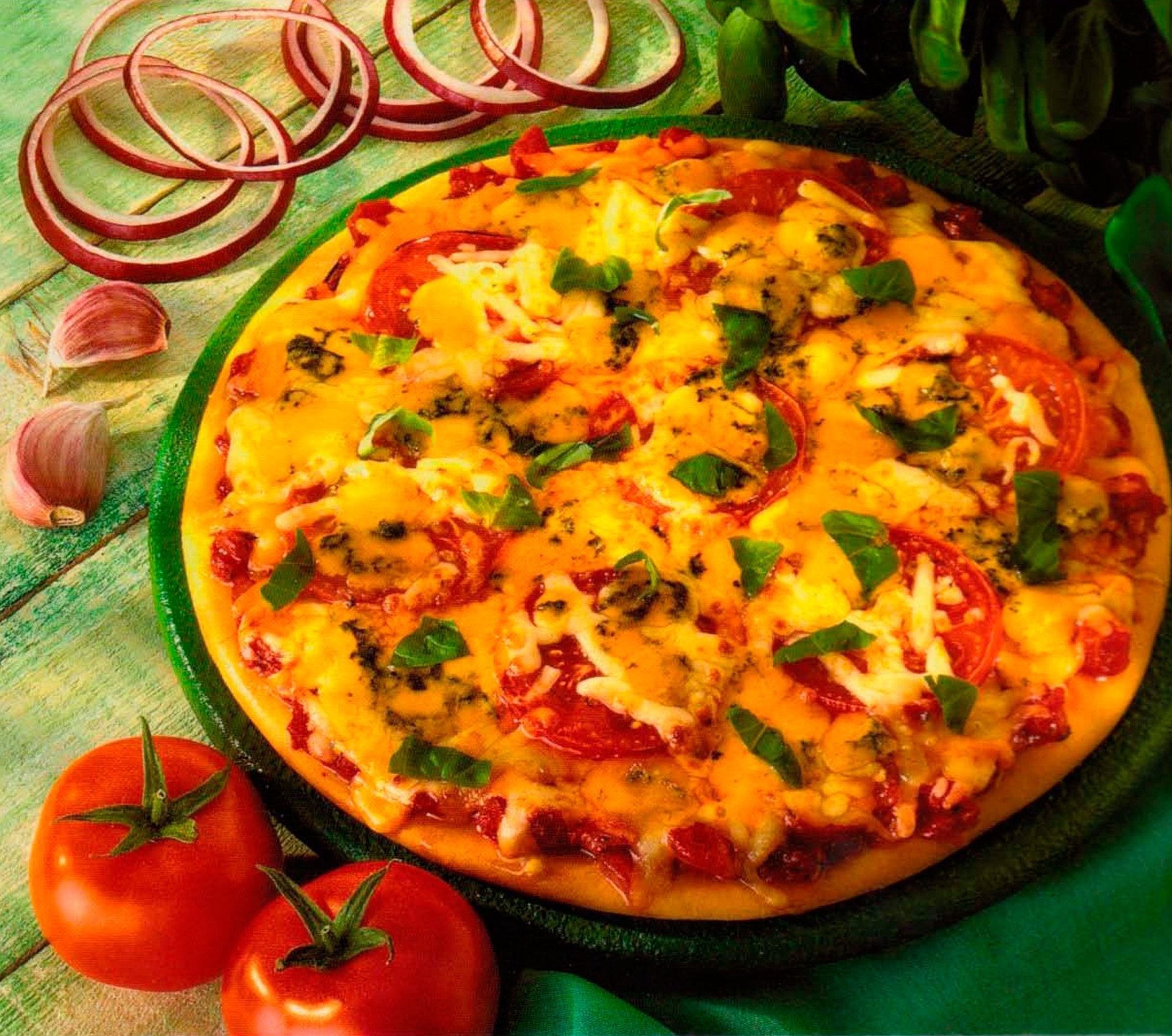 Download Food Pizza HD Wallpaper