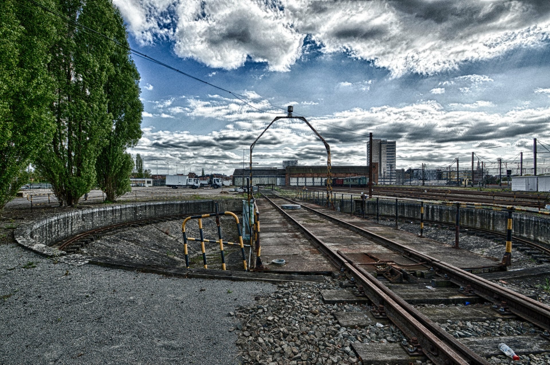 Download Man Made Railroad 4k Ultra HD Wallpaper