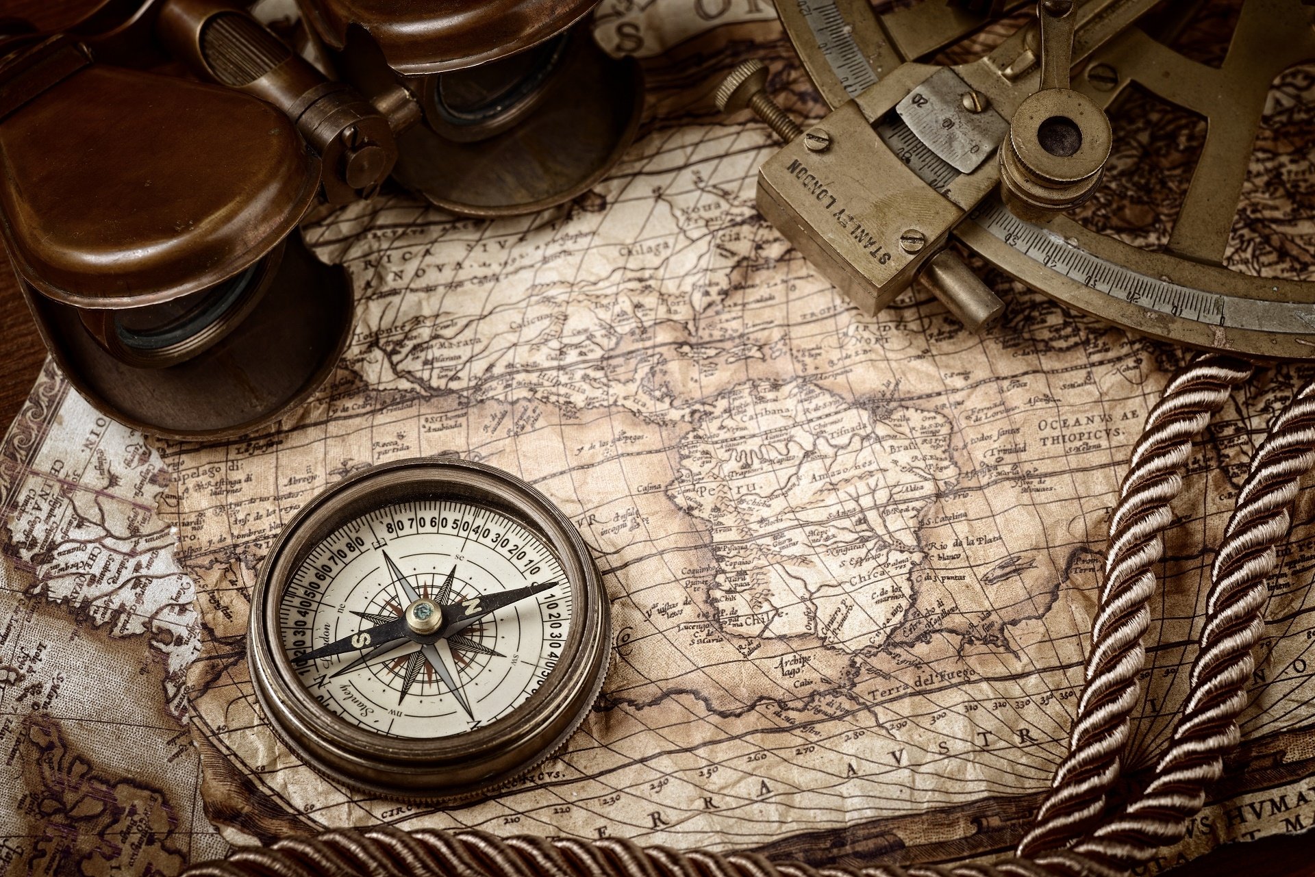 Compass Full HD Wallpaper and Background Image | 1920x1281 | ID:662999