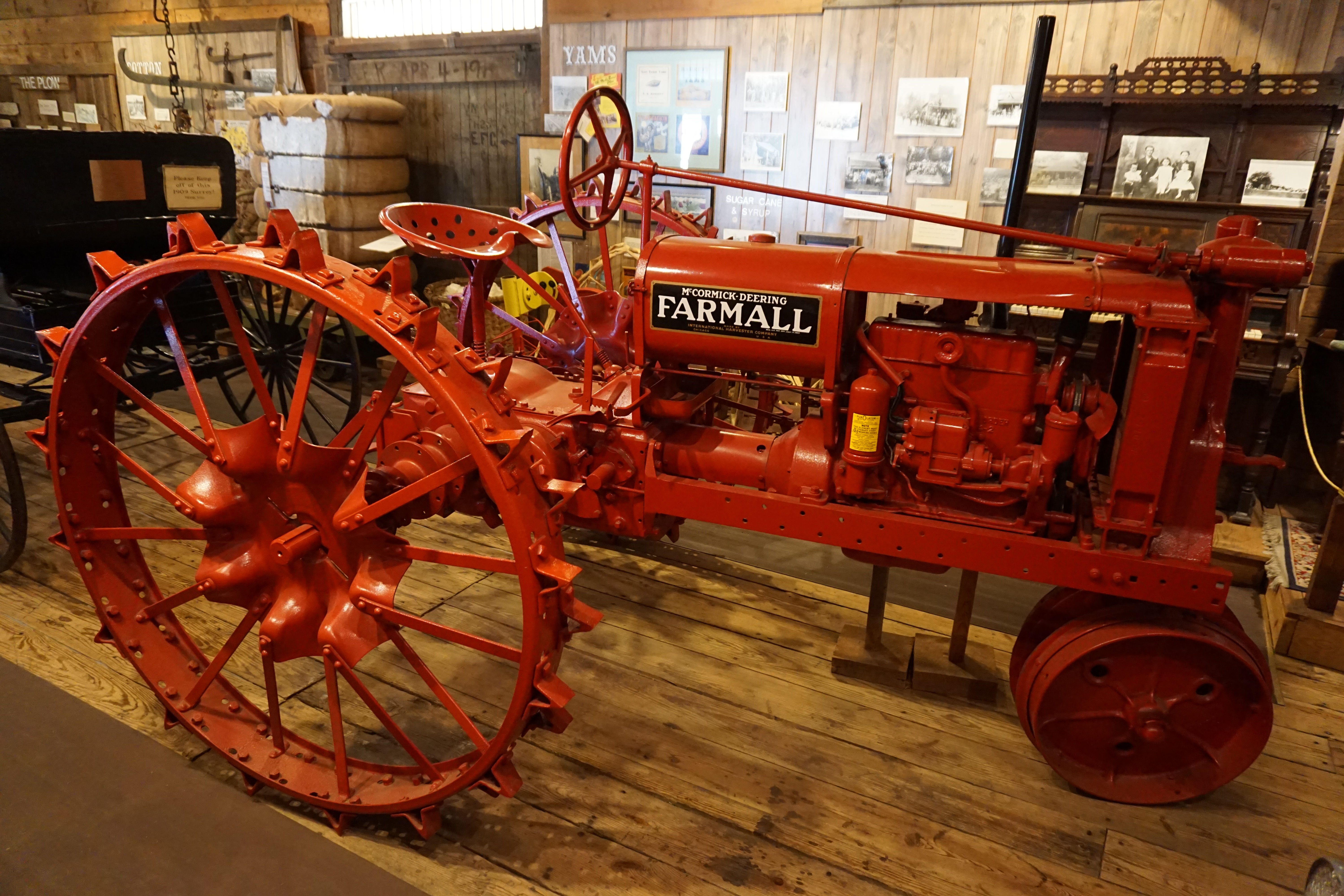 Vehicles Farmall Tractor HD Wallpaper | Background Image