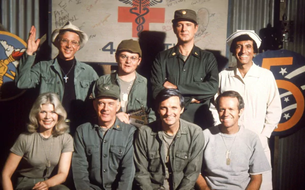 harry morgan maxwell klinger jamie farr b. j. hunnicutt mike farrell margaret houlihan Loretta Swit Hawkeye Alan Alda TV Show m*a*s*h HD Desktop Wallpaper | Background Image
