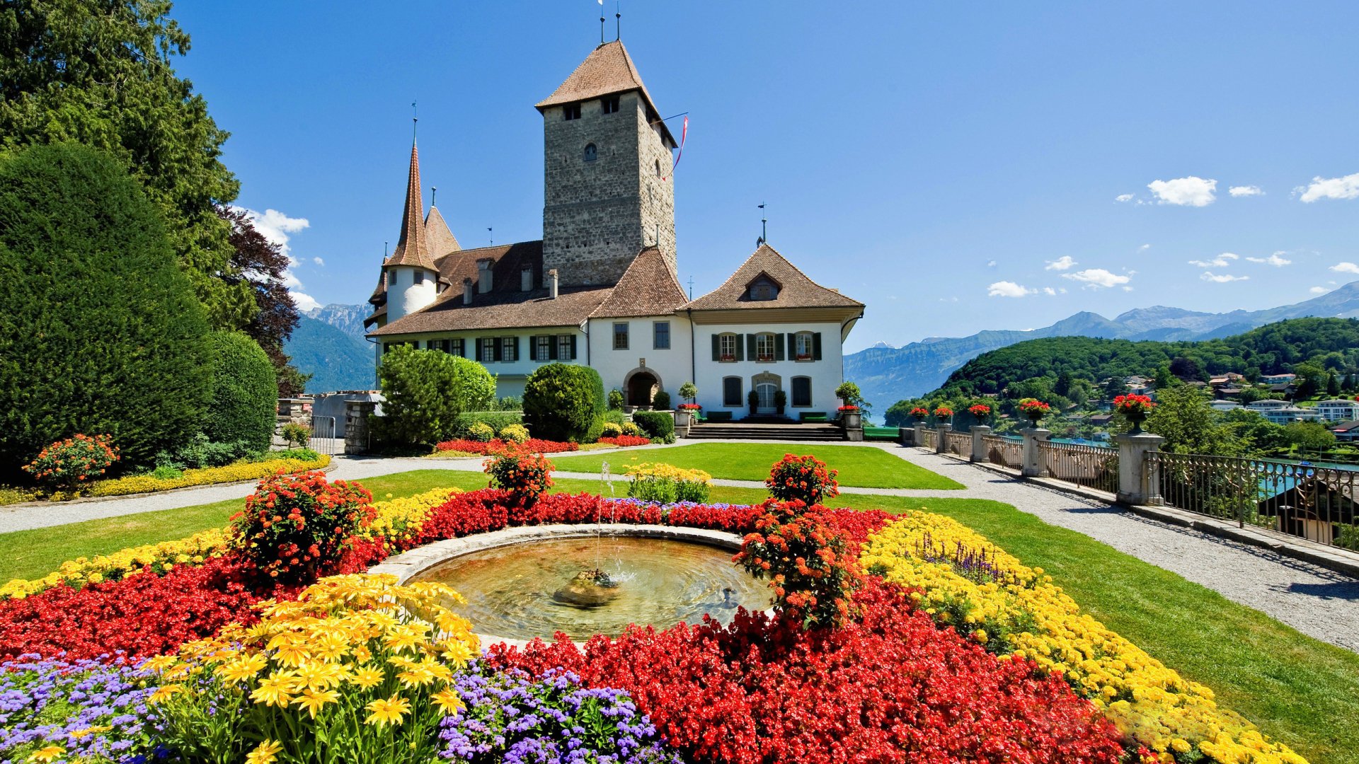 Spiez Castle in Switzerland HD Wallpaper | Sfondi | 2560x1440 | ID ...