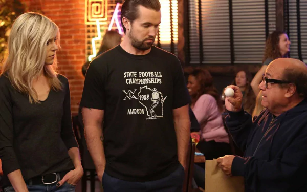 Mac (It's Always Sunny in Philadelphia) Rob McElhenney Dee Reynolds Kaitlin Olson Frank Reynolds Danny DeVito TV Show It's Always Sunny In Philadelphia HD Desktop Wallpaper | Background Image