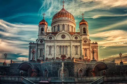 Dome of the Cathedral of Christ the Saviour in Russia, showcasing stunning architecture with golden accents against a dramatic sky. A captivating HD wallpaper.